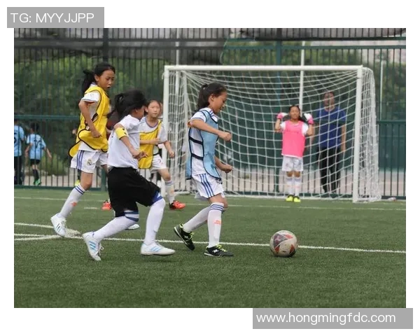 热爱少林足球的足球明星们如何在绿茵场上展现独特魅力与风采