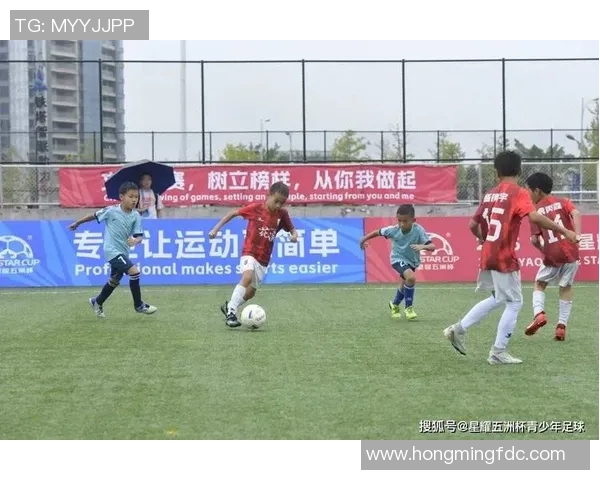 足球明星齐聚花溪共庆盛典展现足球魅力与地方风情 足球明星齐聚花溪共庆盛典展现足球魅力与地方风情